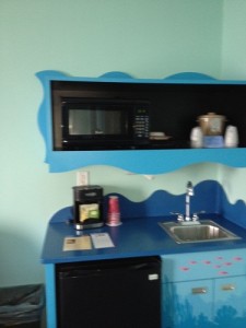 Kitchenette in Finding Nemo Family Suites